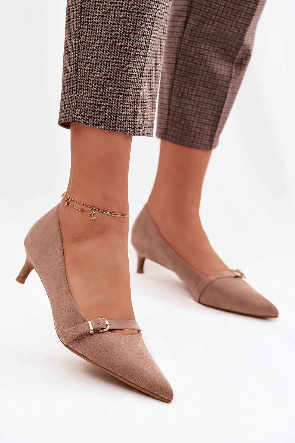 Heel pumps model 225408